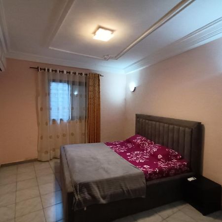 Residence Deluxe Yaounde Bagian luar foto