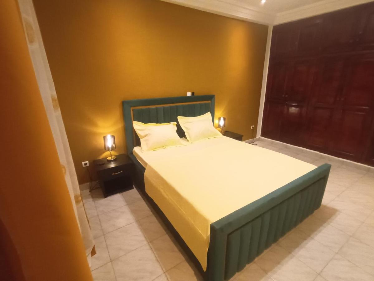 Residence Deluxe Yaounde Bagian luar foto