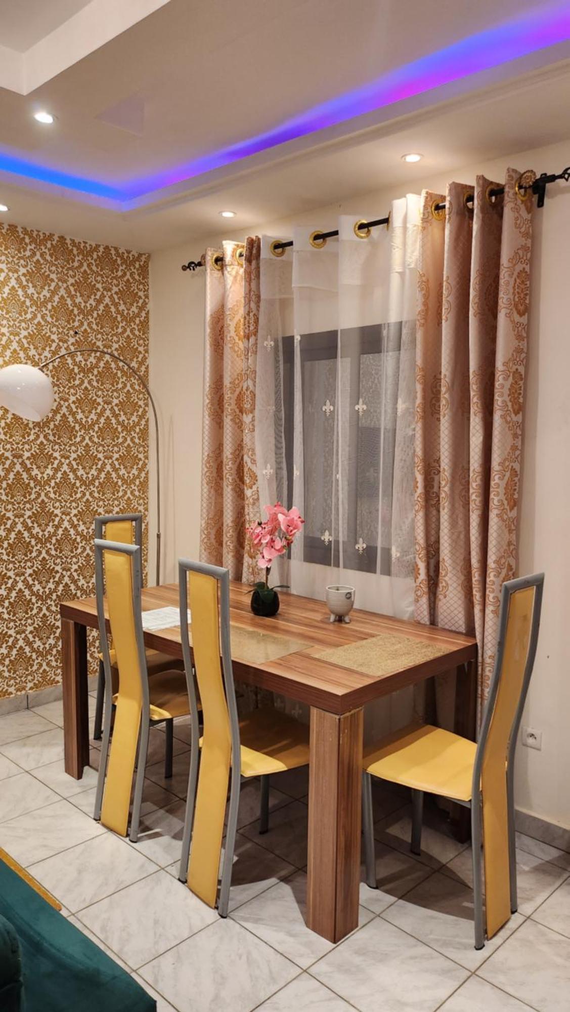 Residence Deluxe Yaounde Bagian luar foto